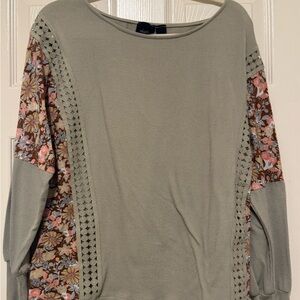 Buckle Brand Floral Sleeve Knit Top